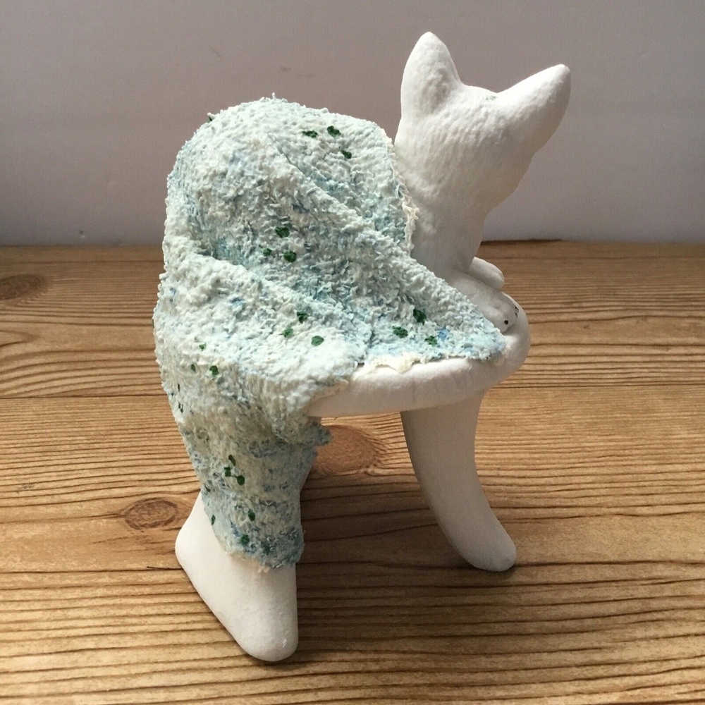 3 Ceramic Cats With Blue Blankets - Picture 5 of 9